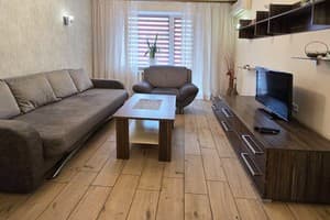 Квартира Home Hotel ул. Нижний Вал, 41/27. Апартаменты 4-местный трехкомнатные 1